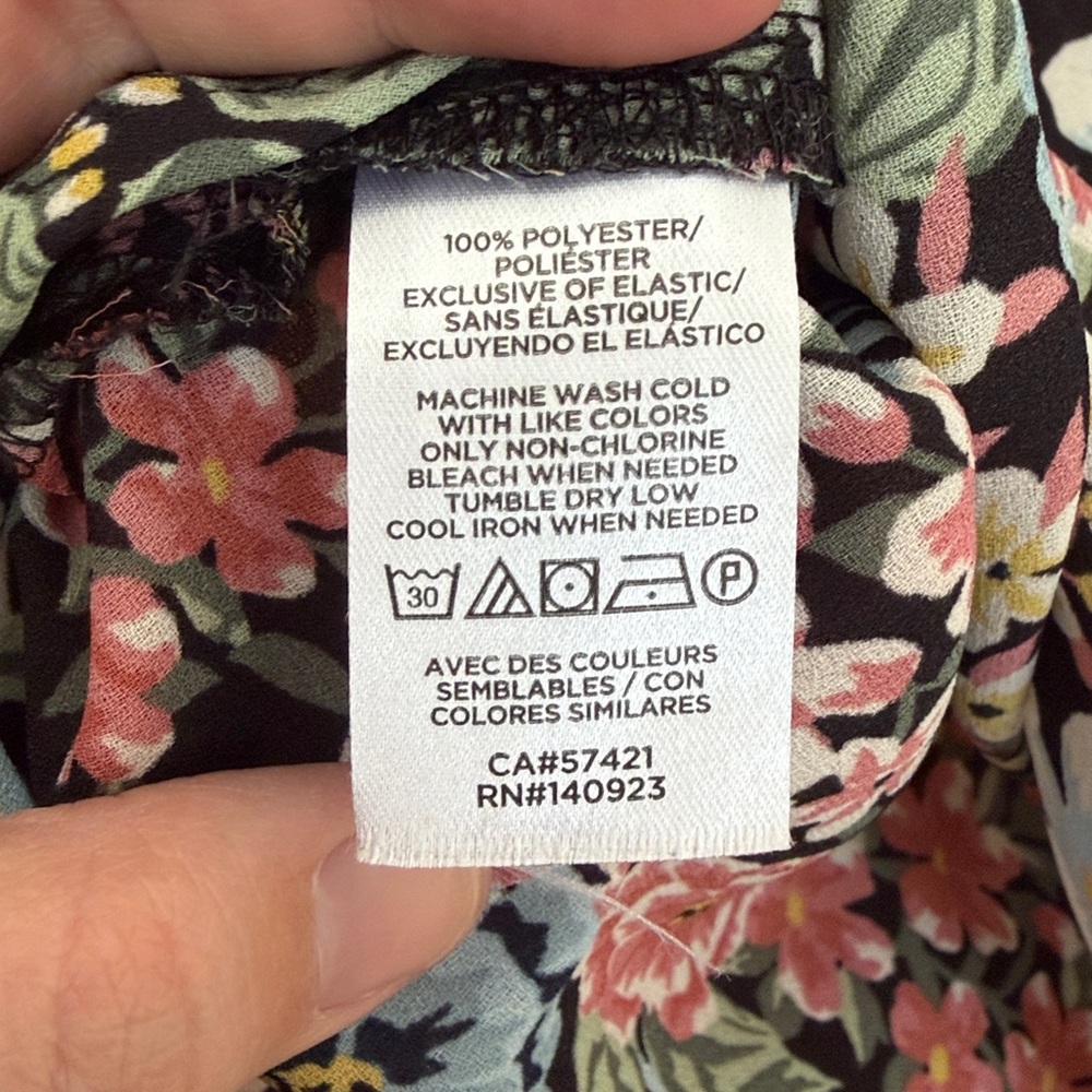 LOFT floral smocked top - Picture 4 of 6